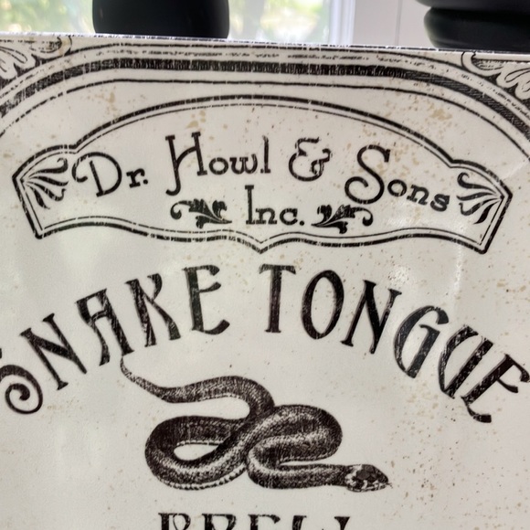 Hallow Apothecary Dr. Howl & Sons Snake Tongue Plate - Picture 3 of 6
